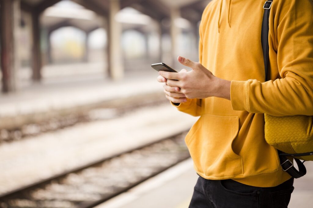 passenger train station commuter 5593947